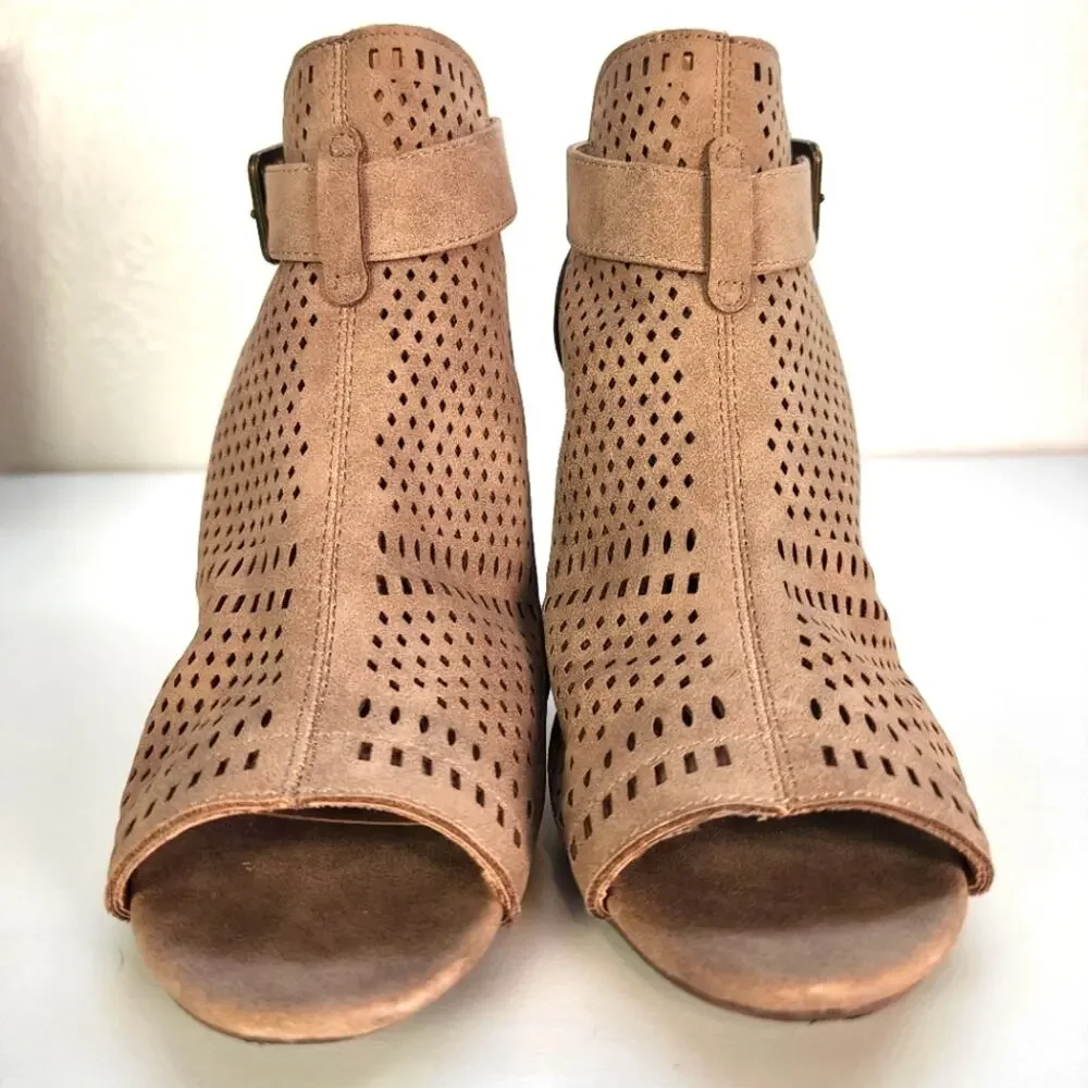 Parker & Sky Suede Heels Size 9